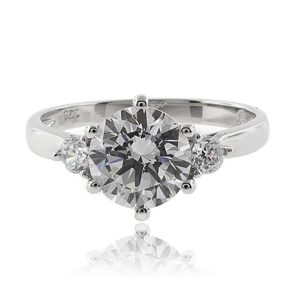 Anillo de Compromiso con 3 Piedras en Plata .925