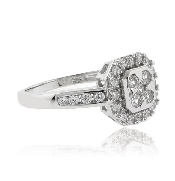 Hermoso Anillo de Compromiso en Plata .925