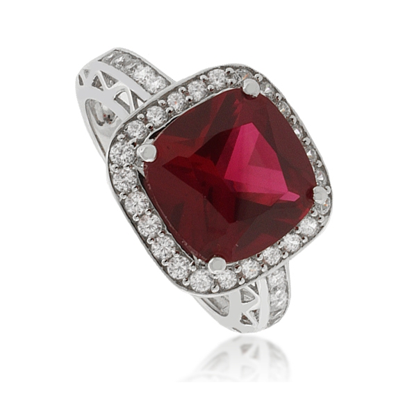 Anillo con una Gema de Rubí en Plata .925