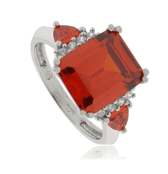 Anillo de Plata con Ópalo de Fuego corte Esmeralda