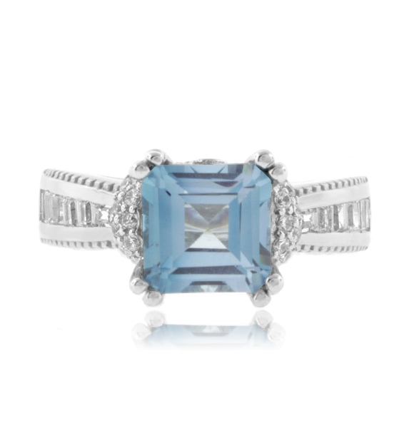 Hermoso Anillo de Aguamarina en Plata de Ley .925