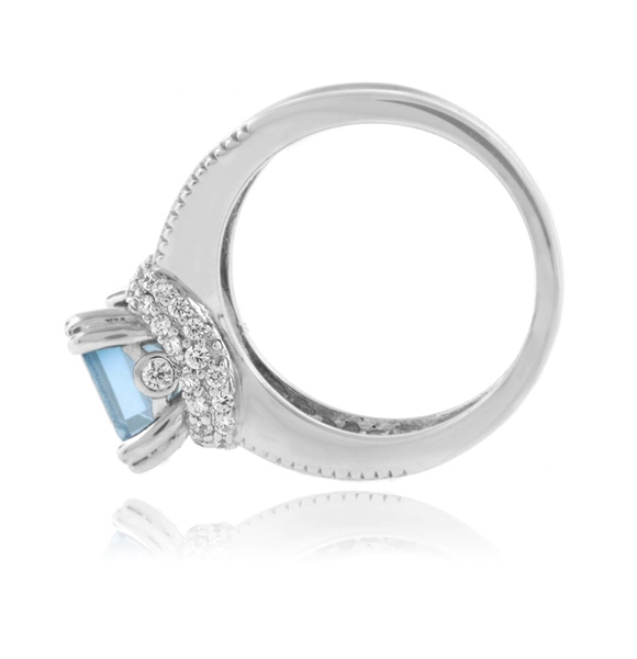 Hermoso Anillo de Aguamarina en Plata Fina .925