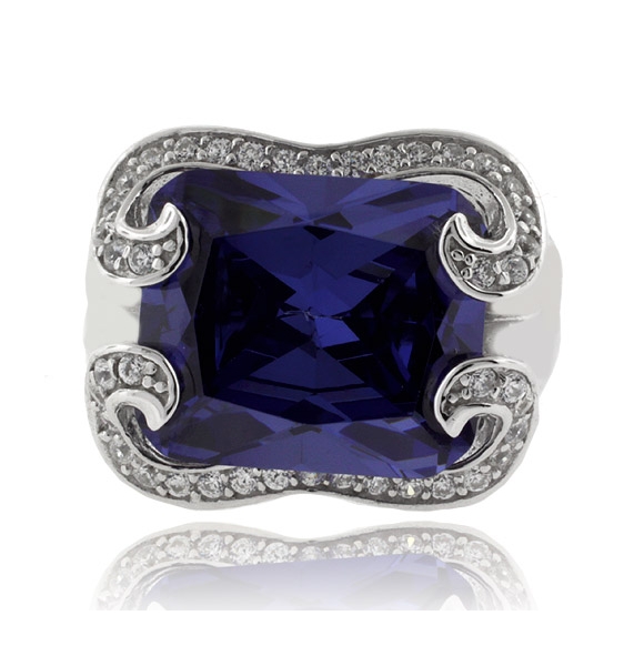 Hermoso Anillo de Plata con una Piedra Enorme de Tanzanita