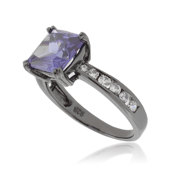 Anillo de Plata Negra con Tanzanita en Corte Cuadrado