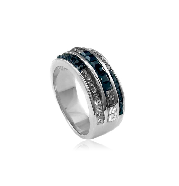 Hermoso Anillo de Plata .925 con Cristales de Swarovski