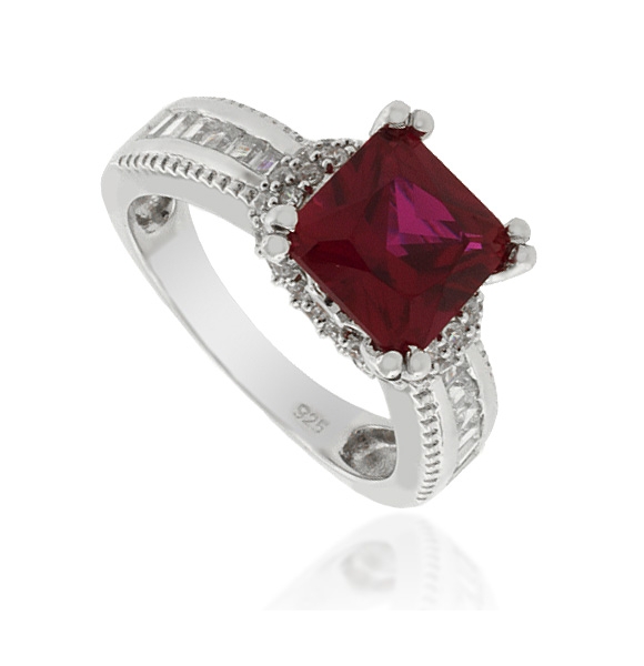 Precioso Anillo de Plata .925 con Rubí