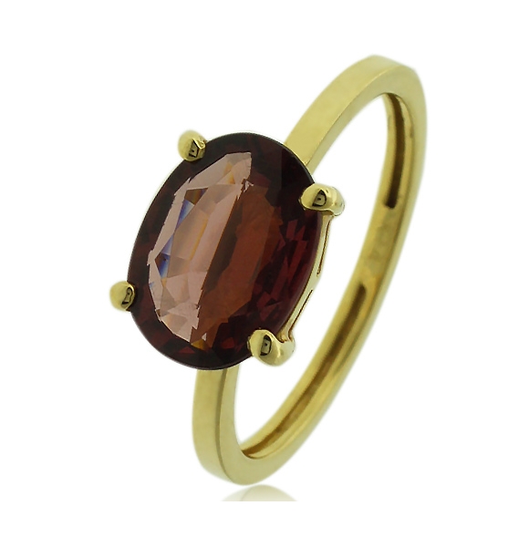Anillo de Granate Genuina en Oro de 14K 9 mm x 7 mm