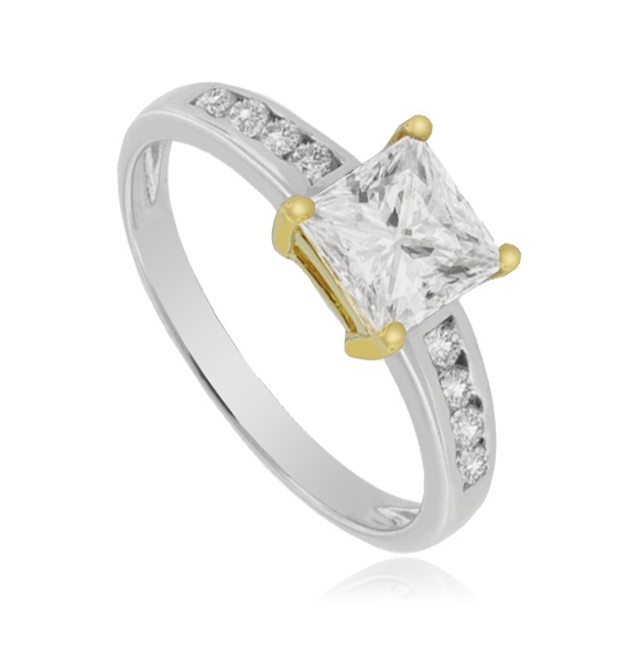 Anillo de Compromiso en Plata con Corte tipo Princesa