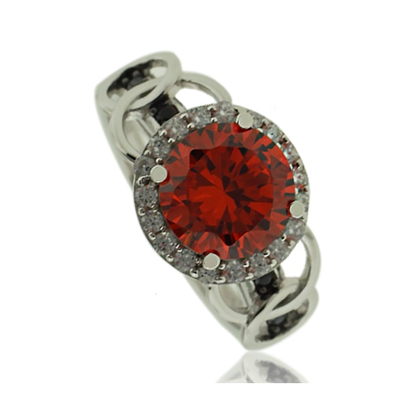 Divino Anillo de Ópalo de Fuego en Corte Circular y Zirconias en Plata de Ley