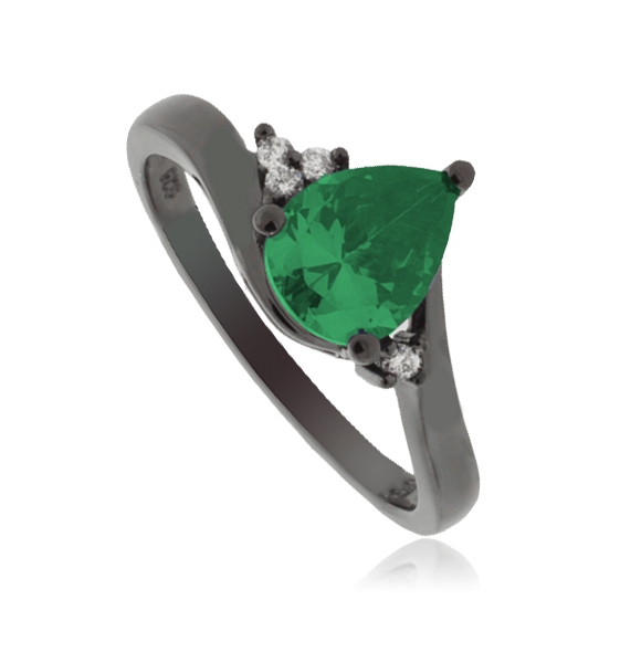 Anillo de Plata Negra con Esmeralda en Corte de Pera