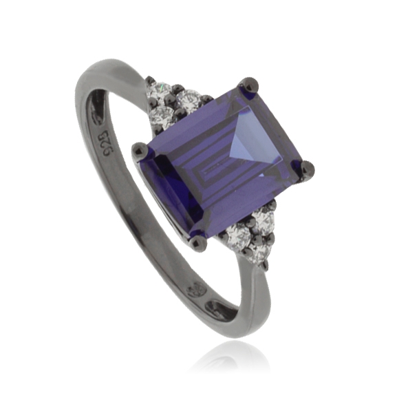 Anillo de Plata Negra con Tanzanita corte Esmeralda