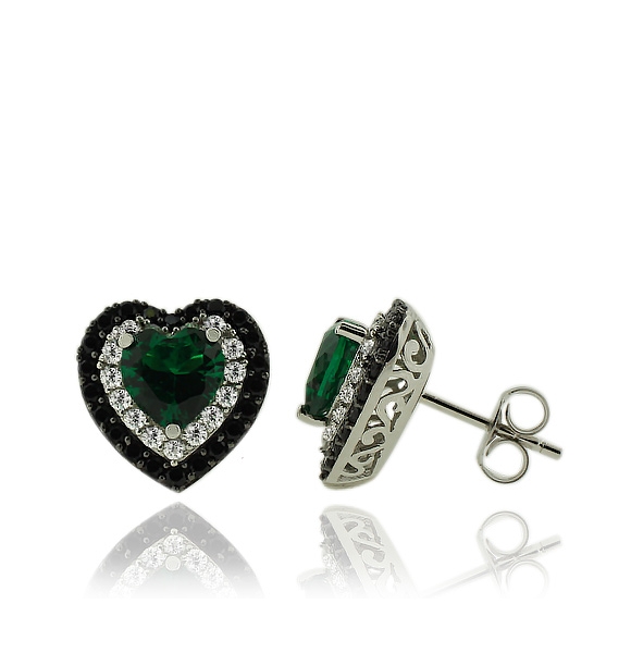 Aretes de Plata de Ley Con Esmeralda en Forma de Corazón.
