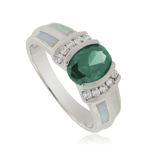 Bello Anillo de Alejandrita y Plata con Ópalo en Corte Ovalado.