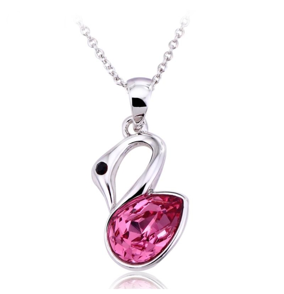 Hermoso Collar de Swarovski con Rodio en Forma de Cisne Color Morado