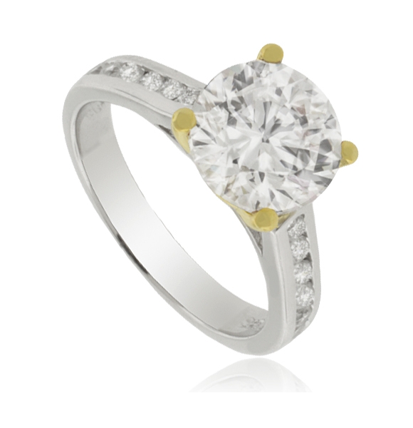 Maravilloso anillo de plata con solitario de zirconia