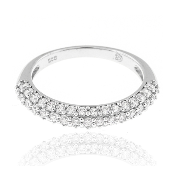 Magnífico anillo de plata fina