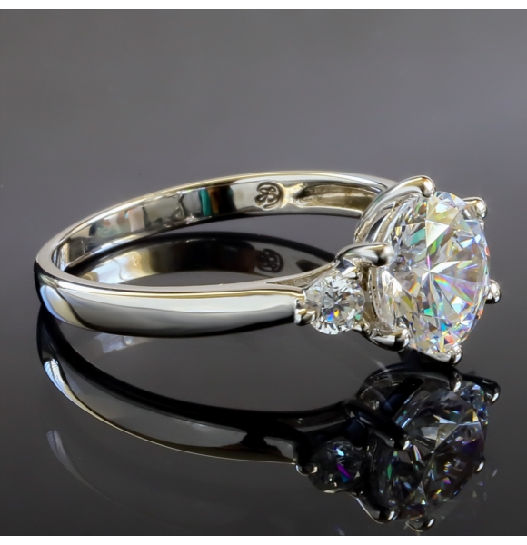 Anillo de Compromiso con 3 Piedras en Plata .925