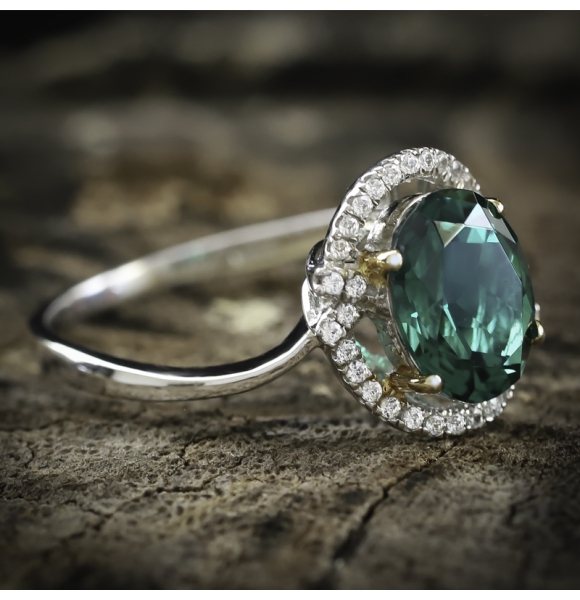 Anillo de Esmeralda en Plata Fina .925