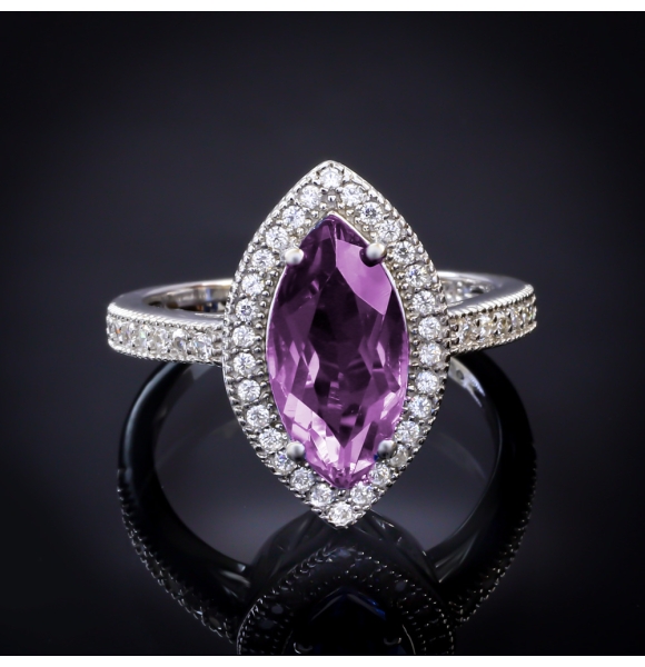 Anillo Hermoso de Alejandrita en Plata ( Azul a Morado )