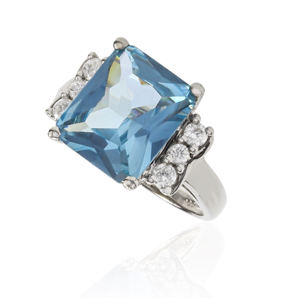 Hermoso Anillo de Aguamarina en Plata de Ley .925