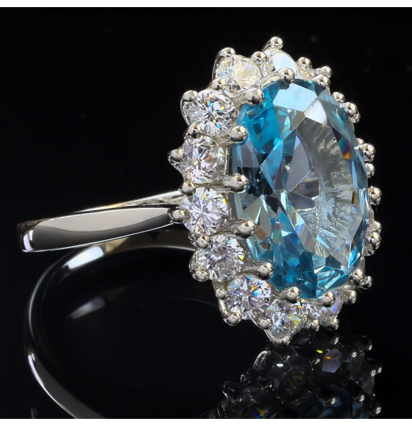 Precioso Anillo de Plata Fina con Aguamarina