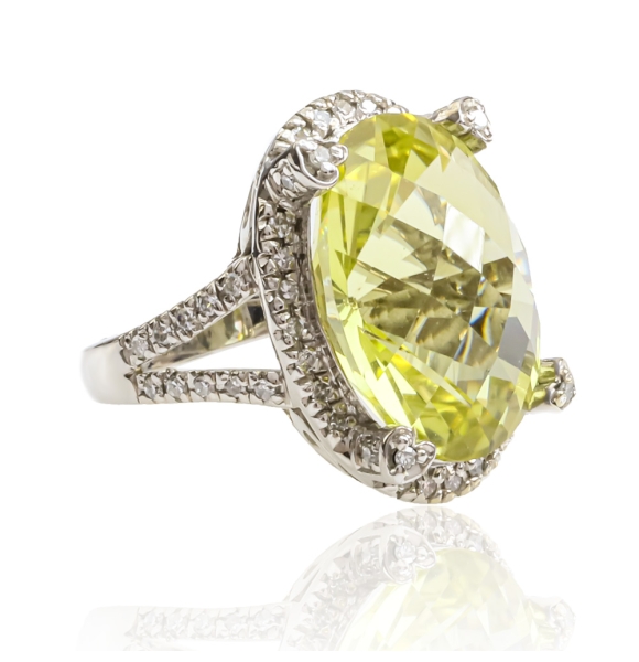 Hermoso Anillo de Oro Blanco 14K con Citrina Natural