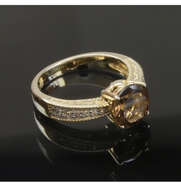 Anillo de Topacio con Baño de Oro