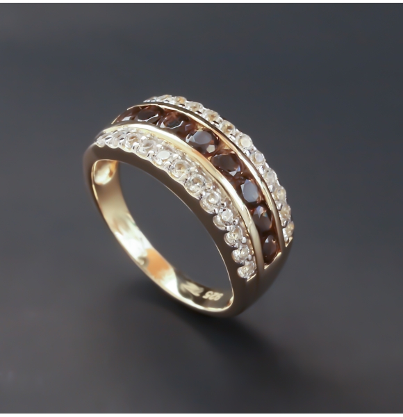 Anillo de Plata con Baño de Oro y Gemas de Topacio Ahumado