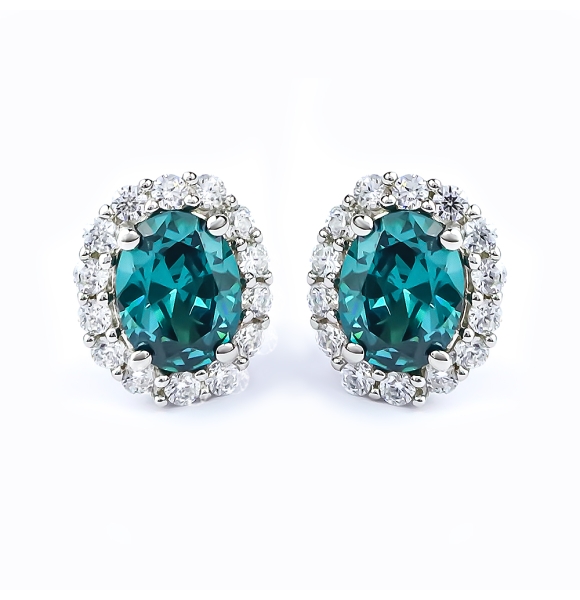 Aretes de Alejandrita de Plata de Ley en corte Ovalada