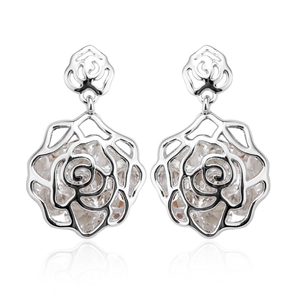 Bonitos Aretes de Rodio en Forma de Flor