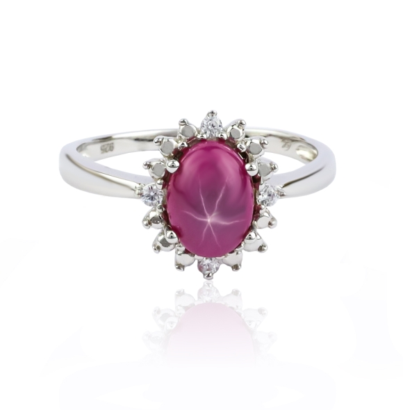 Anillo de Star Rubí en Plata .925