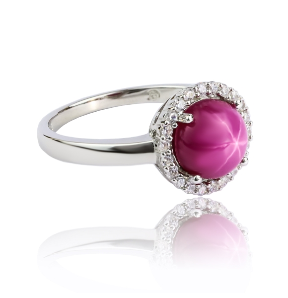 Anillo Redondo de Rubí Estrella Cabuchon con Plata 925