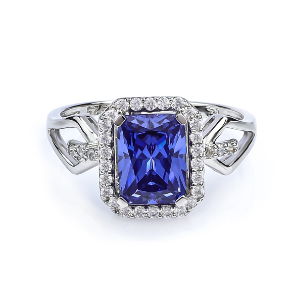 Anillo de Plata De Ley con Tanzanita