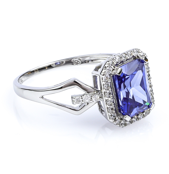 Anillo de Plata De Ley con Tanzanita