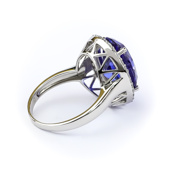 Anillo de Tanzanita Corte Ovalada en Plata .925