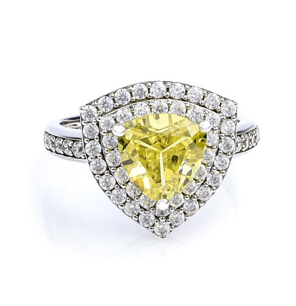 Anillo de Plata y Zultanita Cambia Color con Zirconias en Corte Triangular