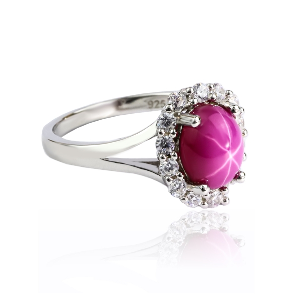 Anillo de Rubi Estrella Con Diamantes Simulados