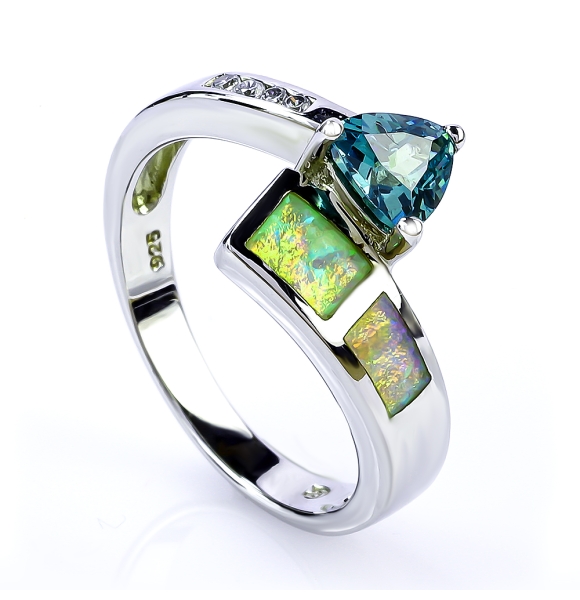 Anillo de Alejandrita con Ópalo Blanco en Plata de Ley .925