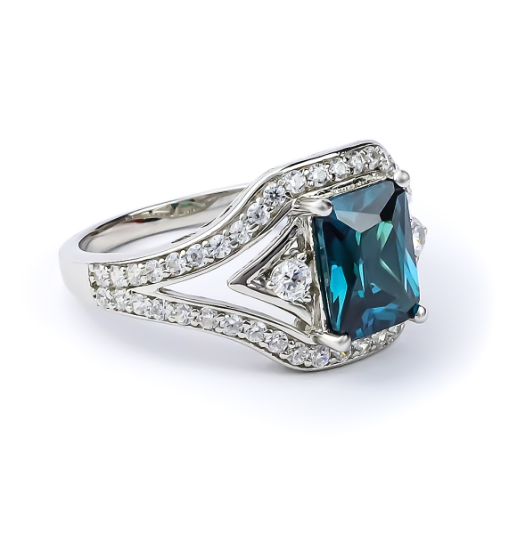 Anillo de Plata con Alejandrita ( Azul/ Verde )