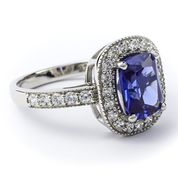 Anillo de Tanzanita en Plata de Ley 925