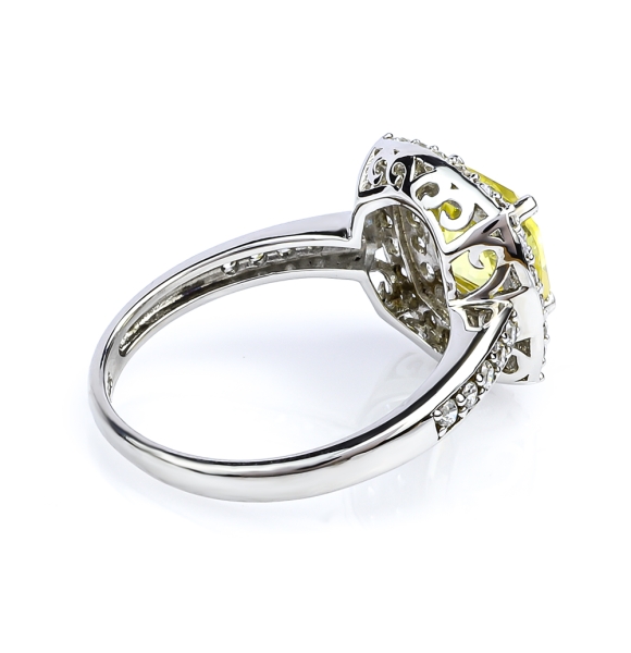 Anillo de Plata y Zultanita Cambia Color con Zirconias