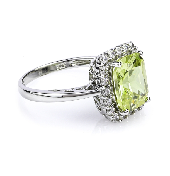 Anillo de Plata con Zultanita Cambia Color