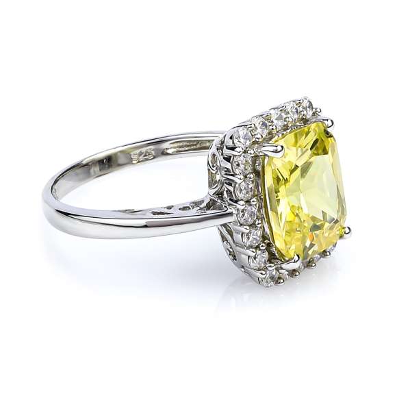 Anillo de Plata con Zultanita Cambia Color