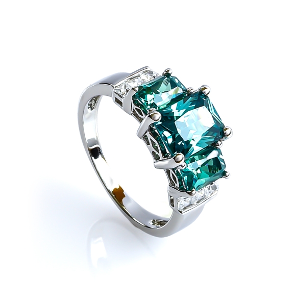 Anillo con 3 Gemas de Alejandrita en Plata .925