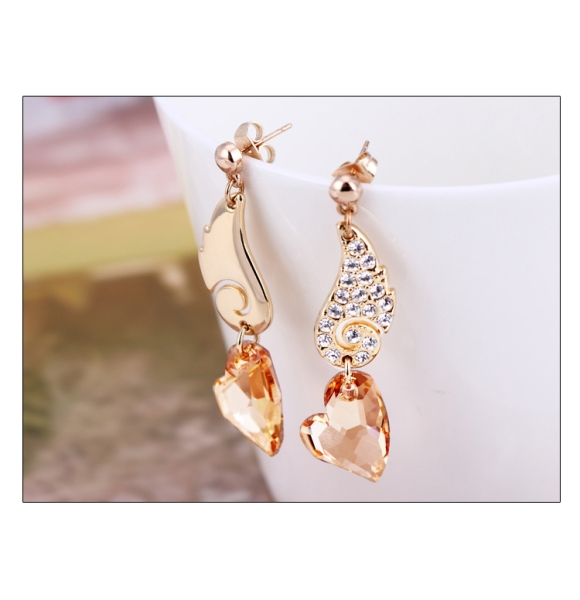 Hermoso Juego de Collar y Aretes de Corazón color Champagne