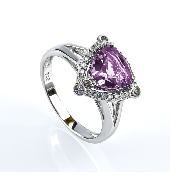 Anillo de Plata con Alejandrita Corte Triangular