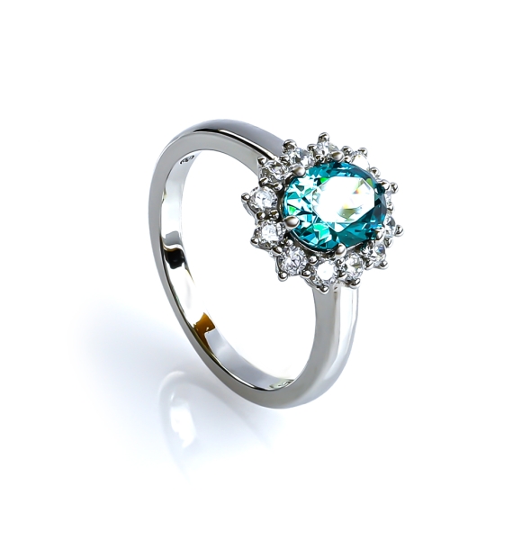 Anillo de Alejandrita en Corte Ovalo Con Plata 925