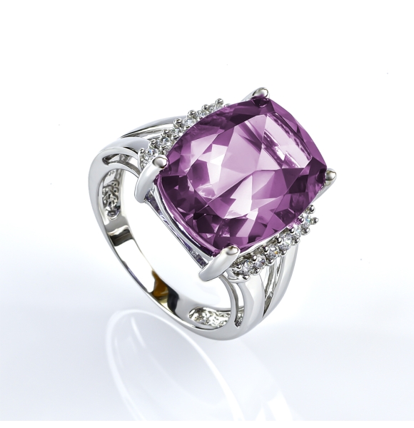 Anillo Grande de Alejandrita Con Plata de Ley