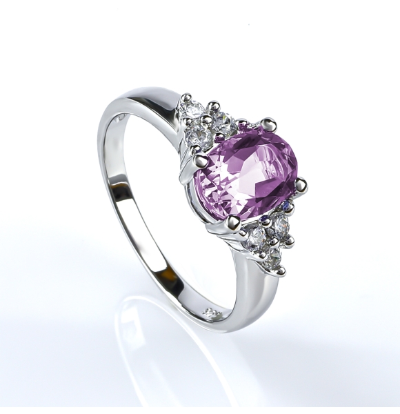 Anillo de Plata con Alejandrita Bicolor ( Morado/Rosa )