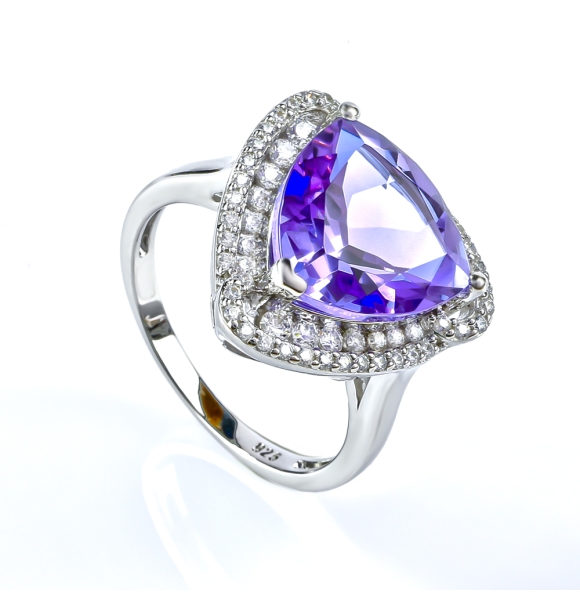 Anillo de Alejandrita Grande En Plata